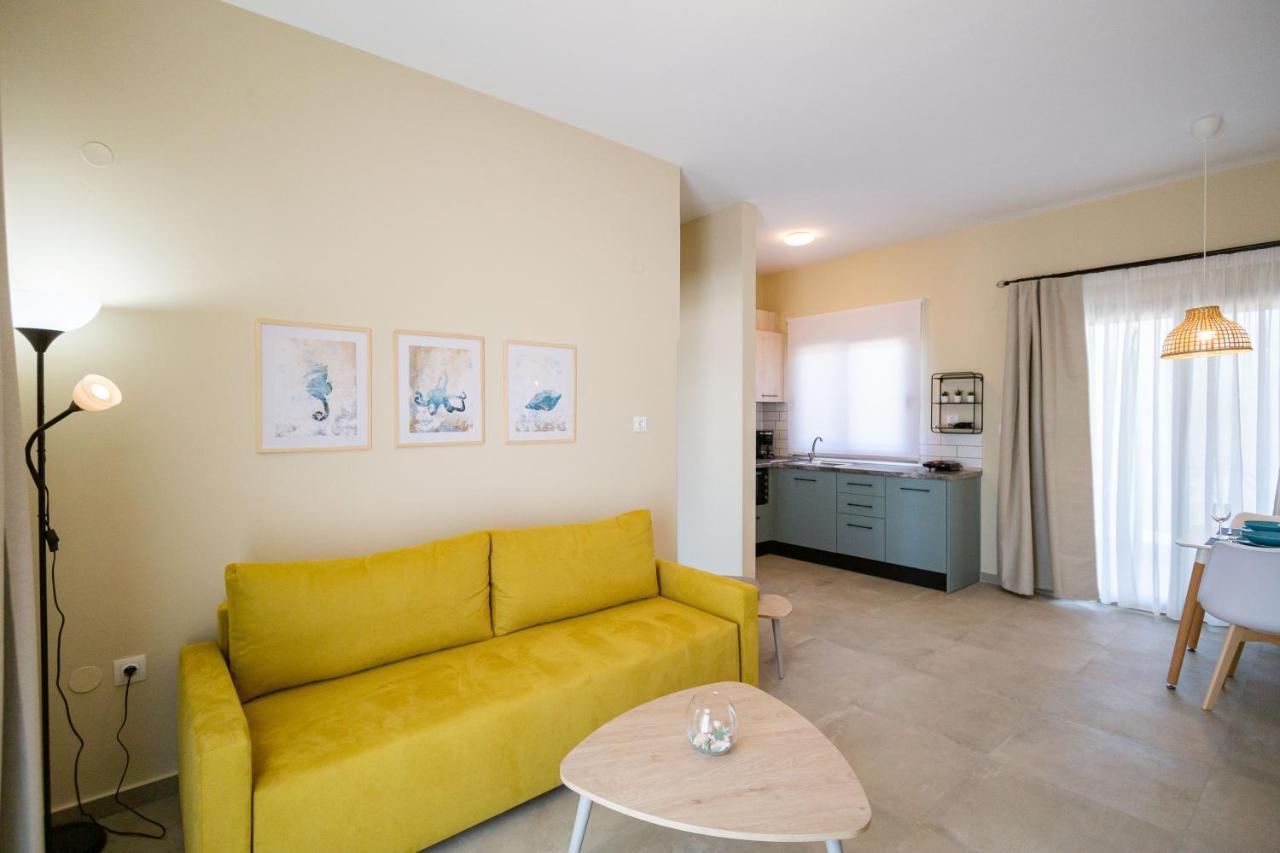 Varkes Suites 2 Nea Moudania Extérieur photo
