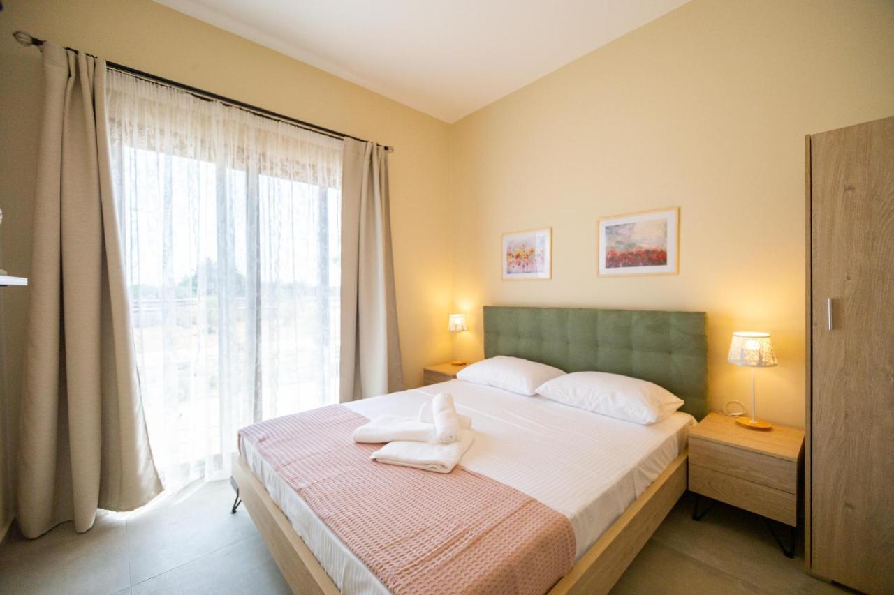 Varkes Suites 2 Nea Moudania Extérieur photo