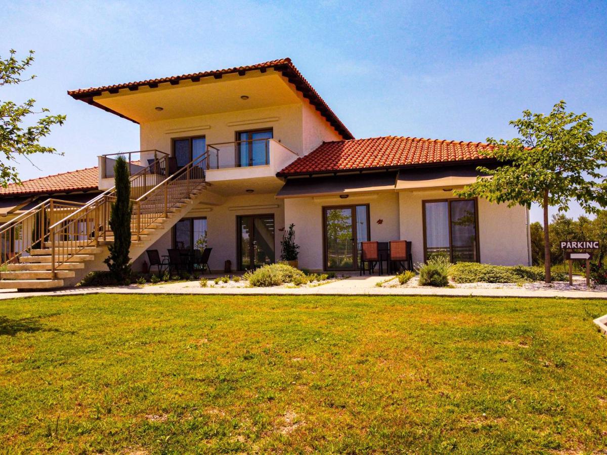 Varkes Suites 2 Nea Moudania Extérieur photo